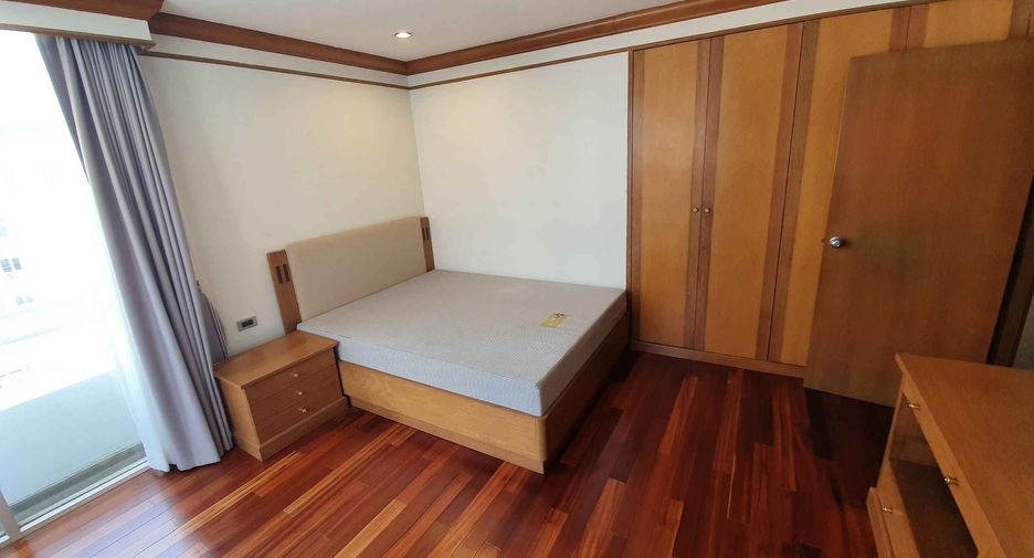Wohnung zur Miete mit 3 Zimmer in Sathon, Bangkok