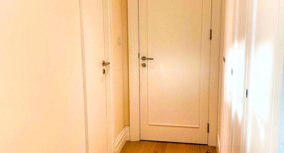For rent 3 bedrooms condo in Sathon, Bangkok