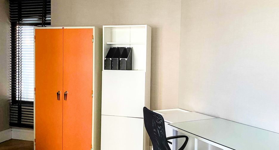 For rent 3 bedrooms condo in Sathon, Bangkok