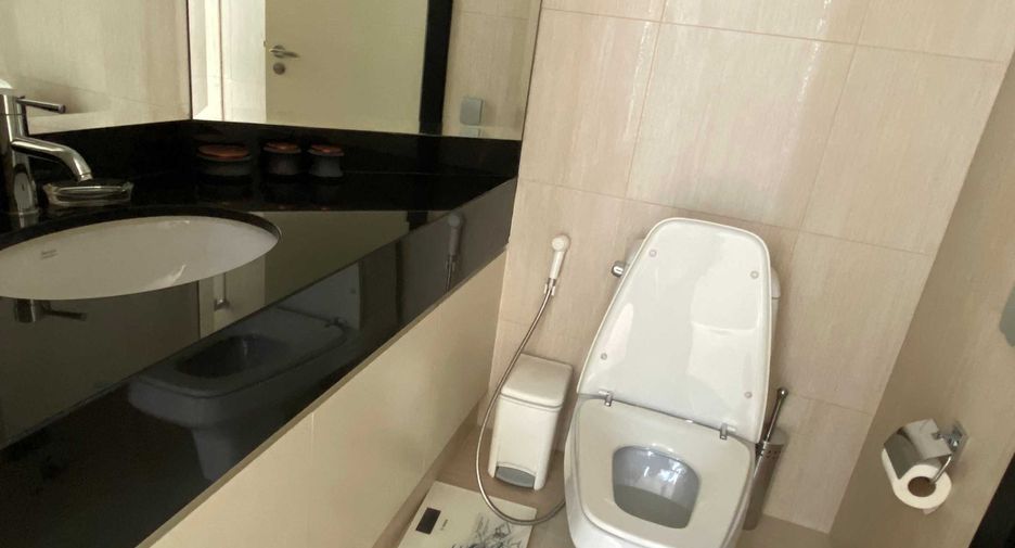 For rent 2 bedrooms condo in Sathon, Bangkok
