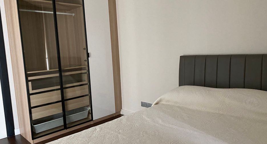 For rent 2 bedrooms condo in Sathon, Bangkok