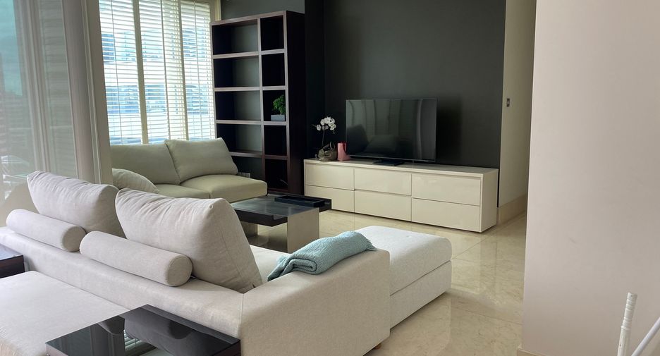 For rent 2 bedrooms condo in Sathon, Bangkok