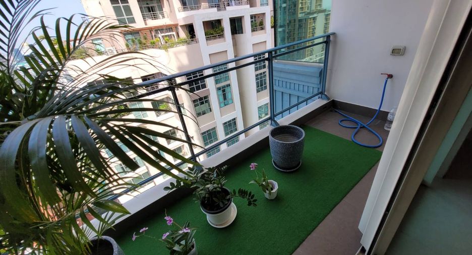 For rent 3 bedrooms condo in Pathum Wan, Bangkok