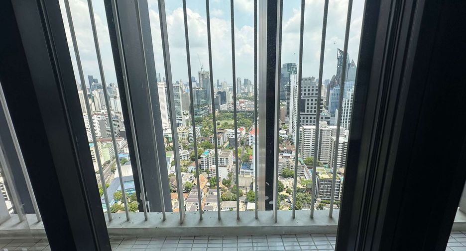 For rent and for sale 2 bedrooms condo in Khlong Toei, Bangkok