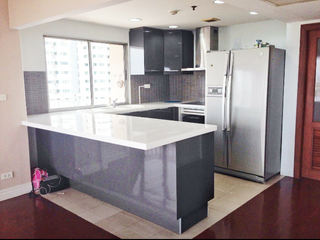 For rent 3 bedrooms condo in Sathon, Bangkok