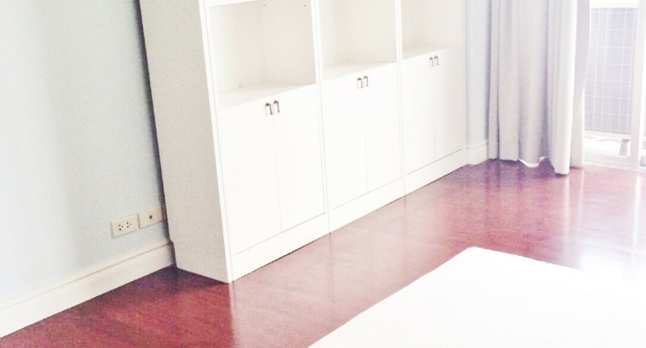 For rent 3 ベッドルーム condo in Sathon, Bangkok