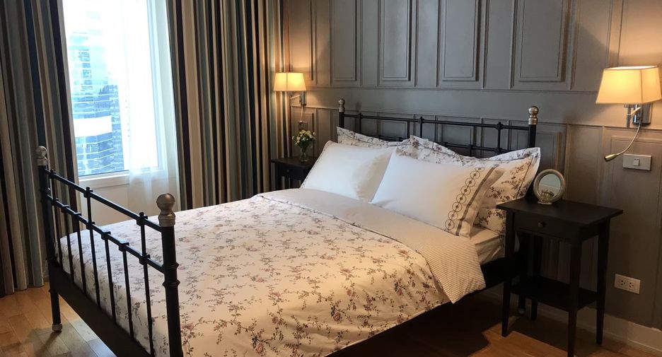 For rent 3 bedrooms condo in Sathon, Bangkok
