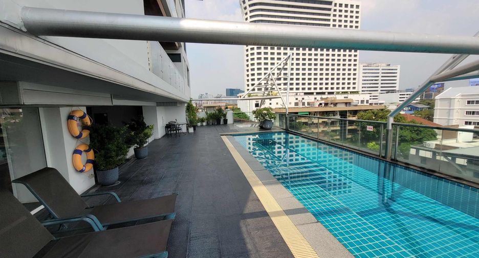 For rent 2 bedrooms condo in Watthana, Bangkok