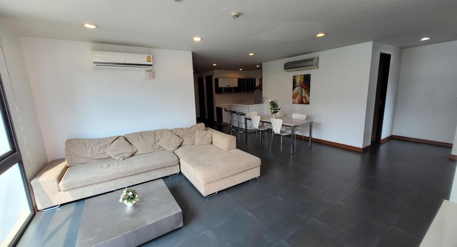 For rent 2 bedrooms condo in Watthana, Bangkok