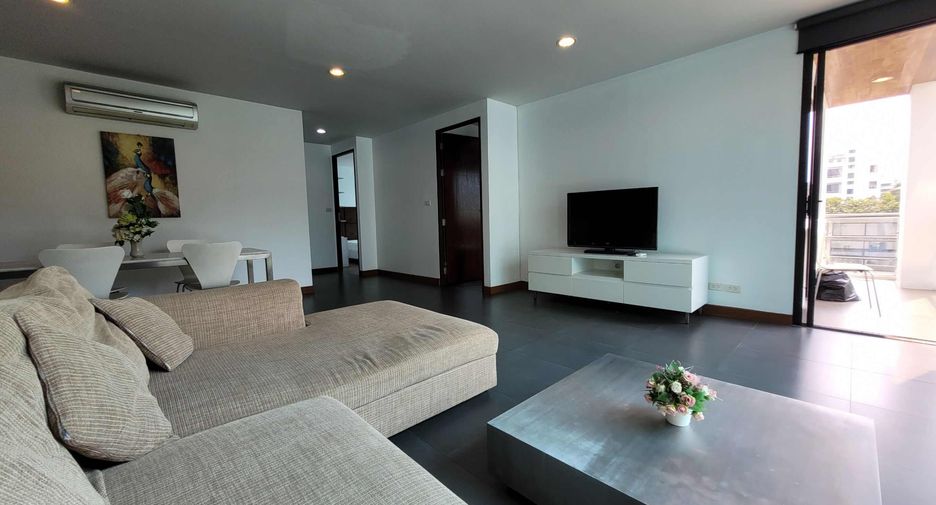 For rent 2 bedrooms condo in Watthana, Bangkok