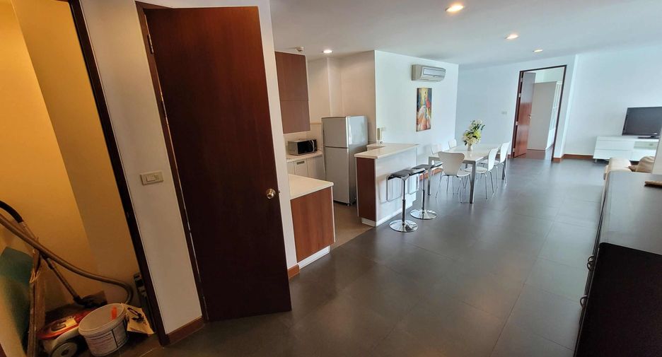 For rent 2 bedrooms condo in Watthana, Bangkok