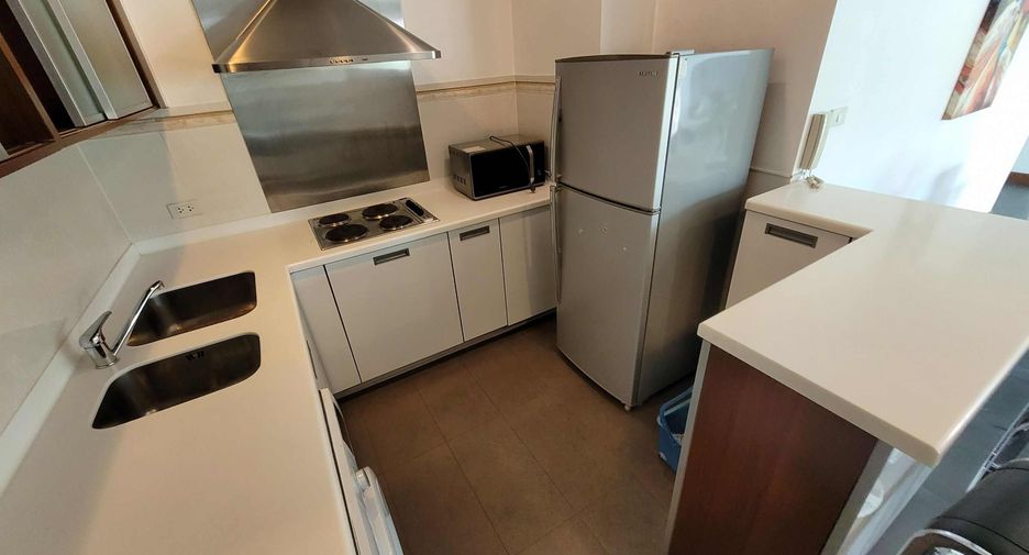 For rent 2 bedrooms condo in Watthana, Bangkok