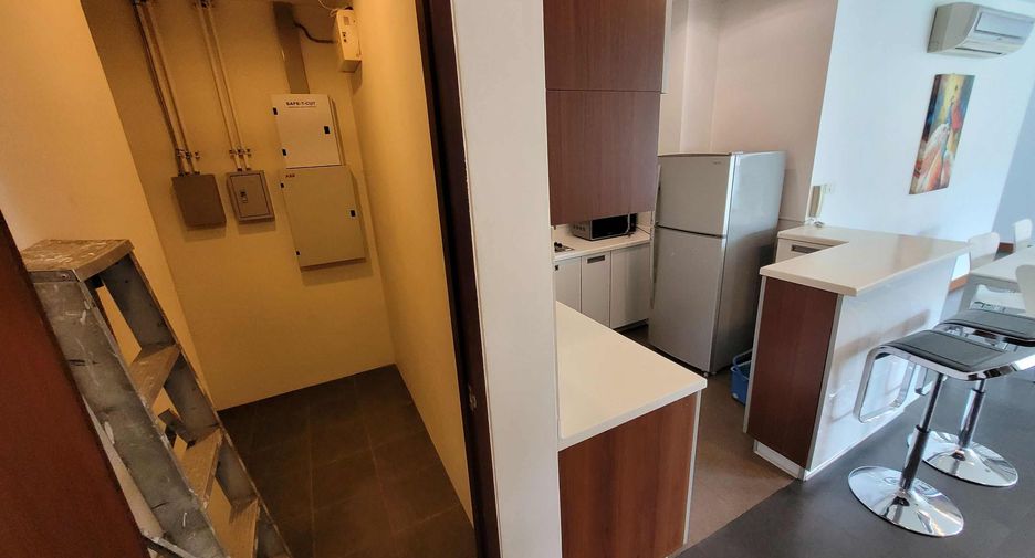 For rent 2 bedrooms condo in Watthana, Bangkok