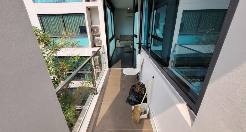 For rent 2 bedrooms condo in Watthana, Bangkok
