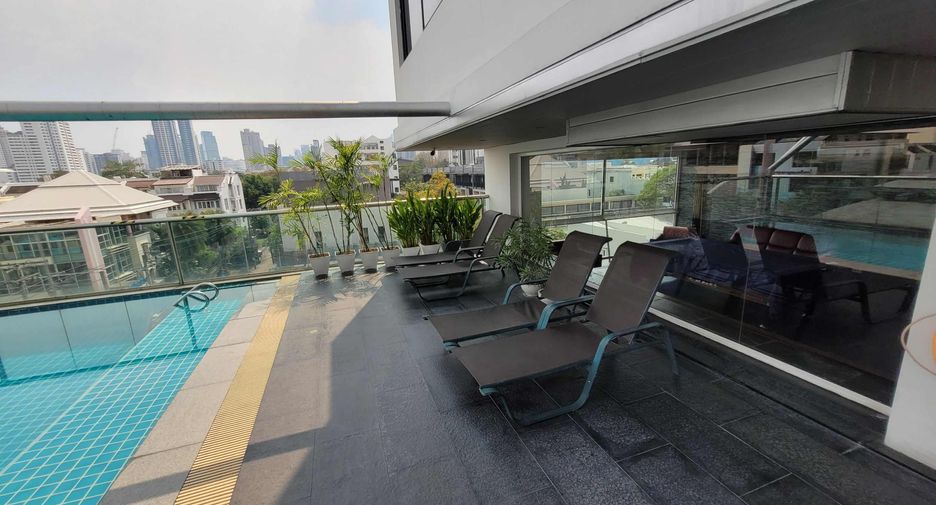 For rent 2 bedrooms condo in Watthana, Bangkok
