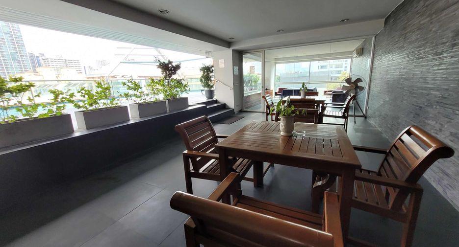For rent 2 bedrooms condo in Watthana, Bangkok