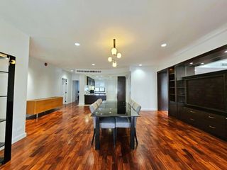 Condo en alquiler de 3 habitaciones en Pathum Wan, Bangkok