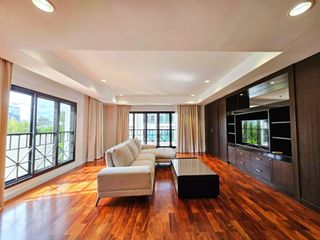 Condo en alquiler de 3 habitaciones en Pathum Wan, Bangkok