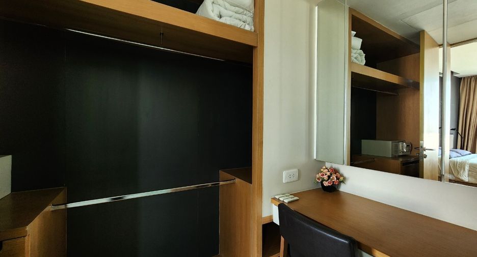 Condo en alquiler de 1 habitaciones en Khlong Toei, Bangkok