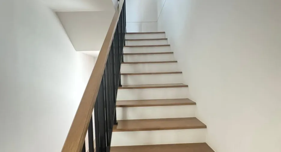 For rent 3 bedrooms townhouse in Saphan Sung, Bangkok