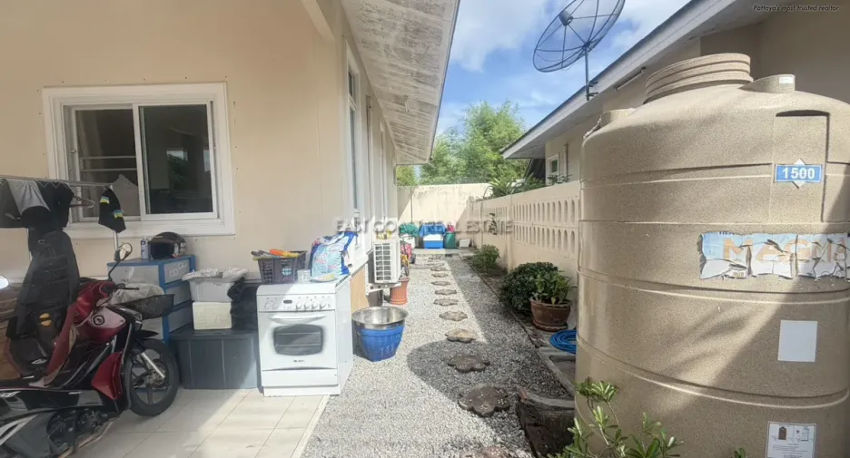 For rent and for sale 3 bedrooms house in Bang Lamung, Chonburi