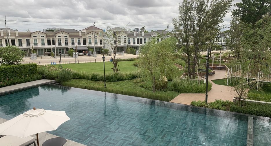 For rent 3 bedrooms townhouse in Prawet, Bangkok