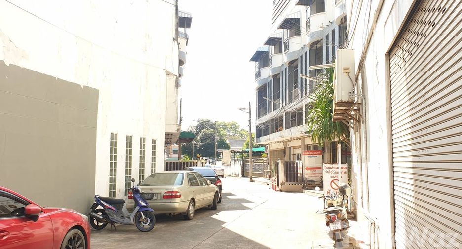 For sale and for rent 10 bedrooms retail Space in Mueang Phitsanulok, Phitsanulok