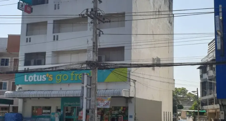 Gewerbefläche zum Kauf und zur Miete mit 10 Zimmer in Mueang Phitsanulok, Phitsanulok