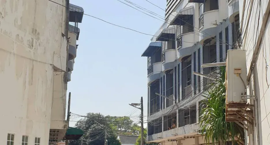 Gewerbefläche zum Kauf und zur Miete mit 10 Zimmer in Mueang Phitsanulok, Phitsanulok