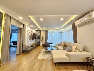 For rent 3 bedrooms condo in Pathum Wan, Bangkok