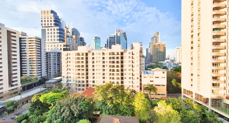 For rent 1 bed condo in Khlong Toei, Bangkok