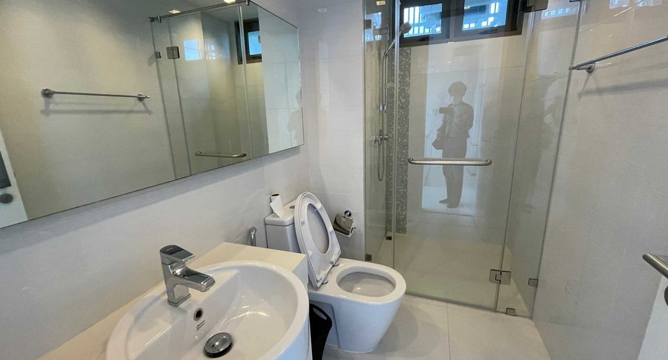 For rent 2 bedrooms condo in Sathon, Bangkok