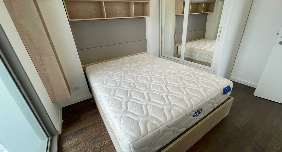 For rent 2 bedrooms condo in Sathon, Bangkok