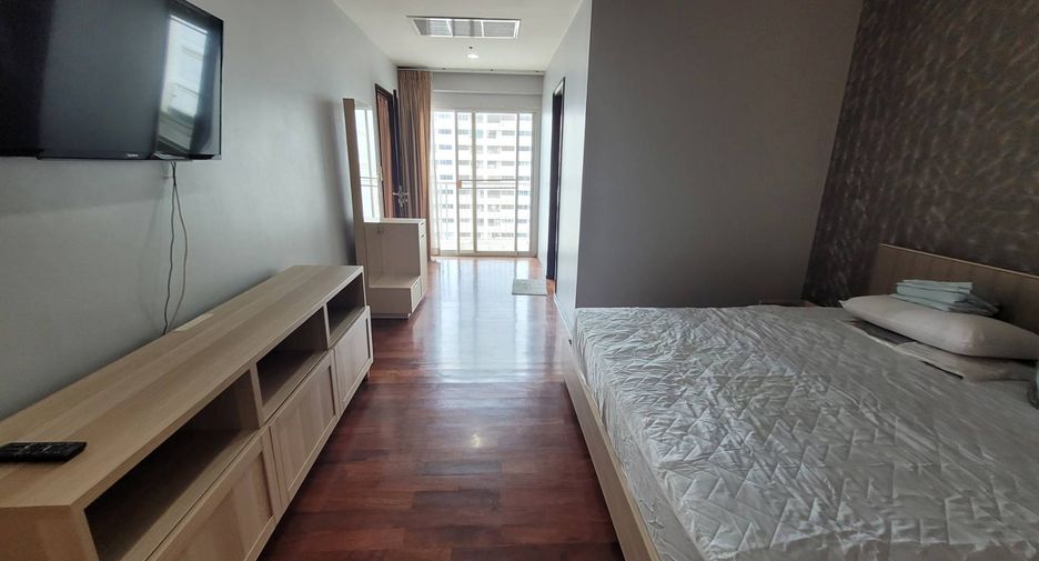 For rent 1 bed condo in Watthana, Bangkok