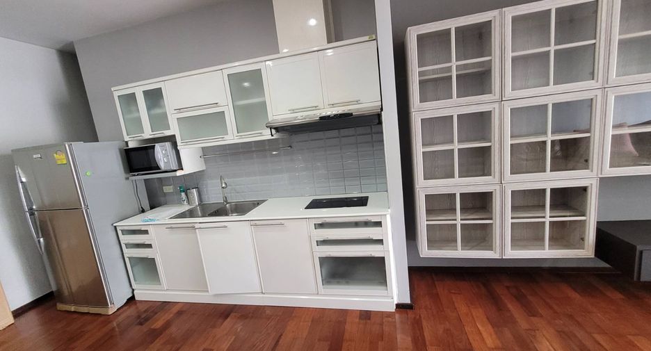 For rent 1 bed condo in Watthana, Bangkok