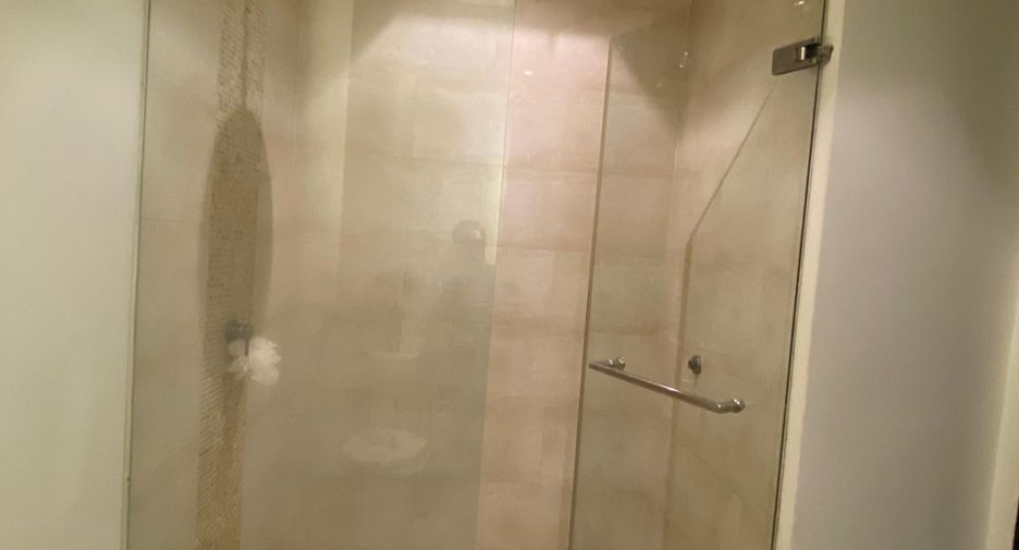 For rent and for sale 2 bedrooms condo in Yan Nawa, Bangkok
