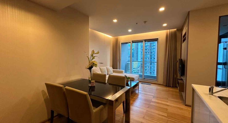 For rent 2 bedrooms condo in Watthana, Bangkok