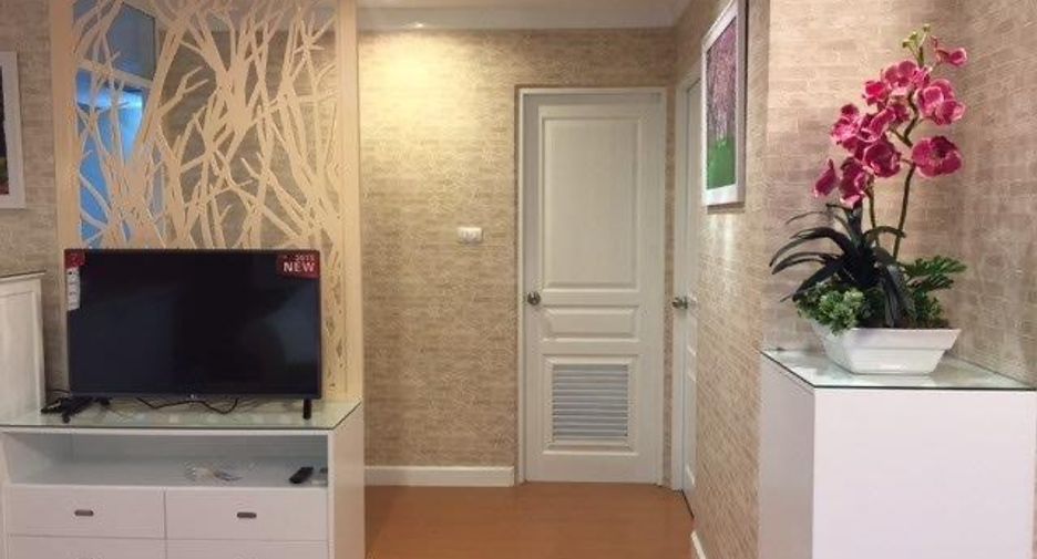 For rent 2 bedrooms condo in Khlong Toei, Bangkok
