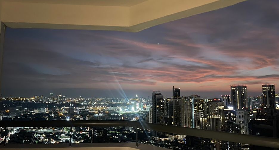 For rent 2 bedrooms condo in Khlong Toei, Bangkok
