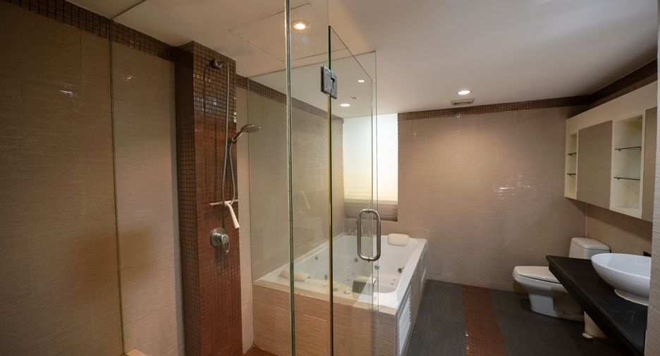For rent and for sale 3 bedrooms condo in Khlong Toei, Bangkok