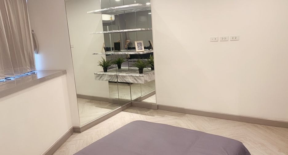 For rent and for sale 3 bedrooms condo in Khlong Toei, Bangkok