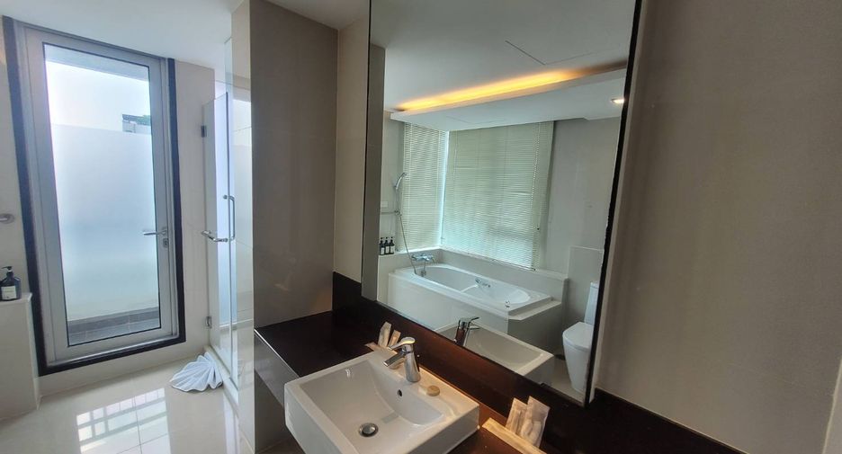 Wohnung zur Miete mit 3 Zimmer in Khlong Toei, Bangkok