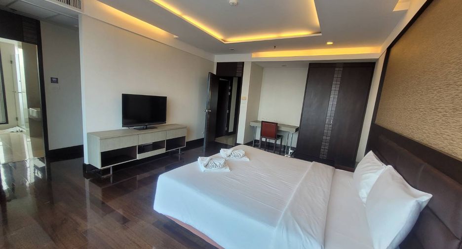 Wohnung zur Miete mit 3 Zimmer in Khlong Toei, Bangkok