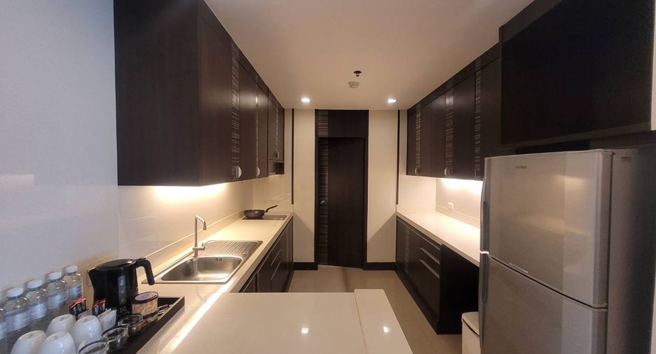 Wohnung zur Miete mit 3 Zimmer in Khlong Toei, Bangkok