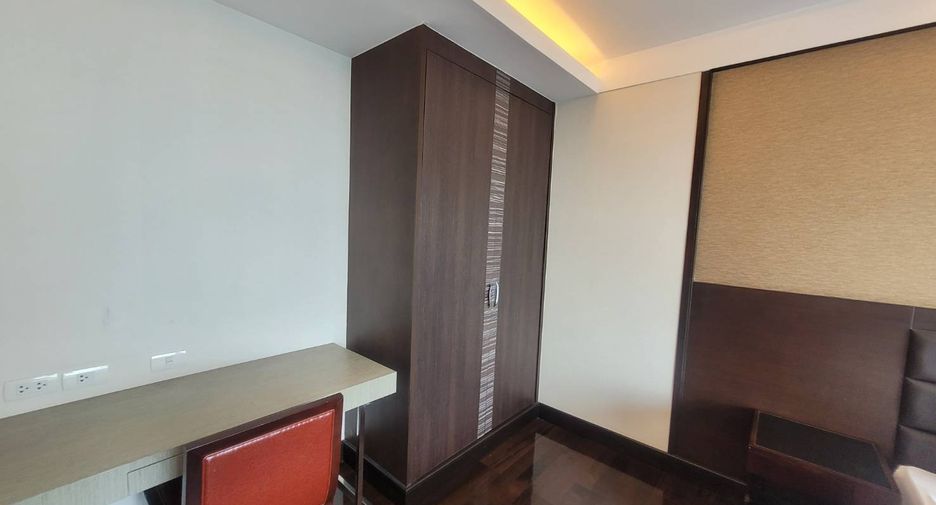 Wohnung zur Miete mit 3 Zimmer in Khlong Toei, Bangkok