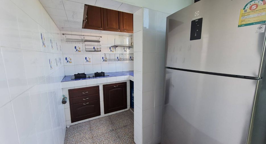 For rent 3 bedrooms condo in Phra Khanong, Bangkok