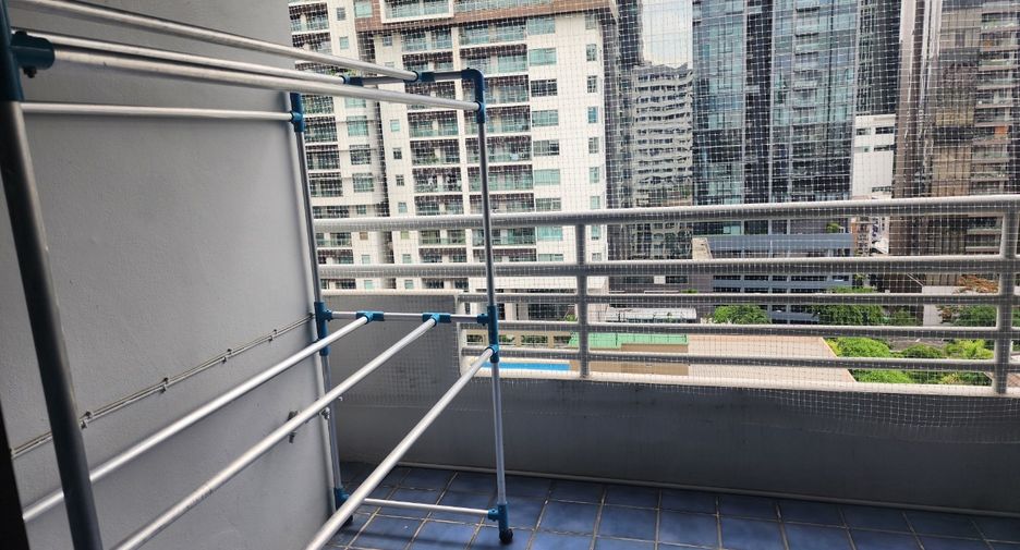 For rent 2 bedrooms condo in Khlong Toei, Bangkok