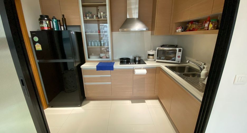 For rent 2 bedrooms condo in Khlong Toei, Bangkok