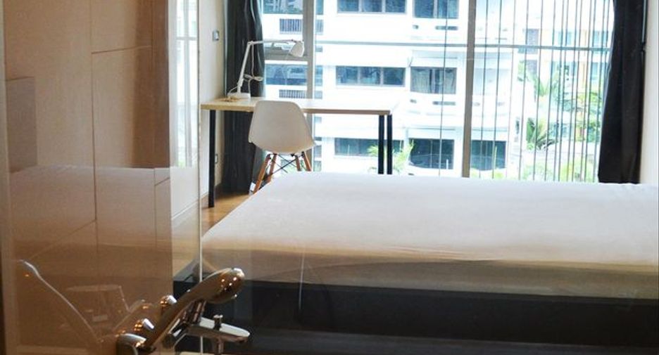 For rent 2 bedrooms condo in Watthana, Bangkok