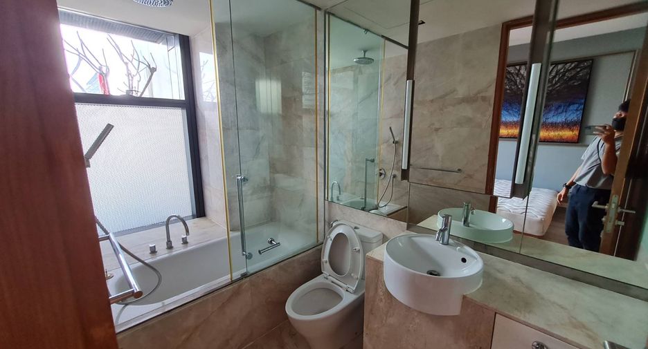 For rent 2 bedrooms condo in Sathon, Bangkok